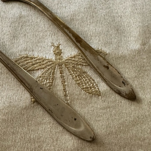 Vintage Meriden Silverplate Co. First Lady 2 Piece Pickle Fork & Cheese Spreader - Picture 3 of 8